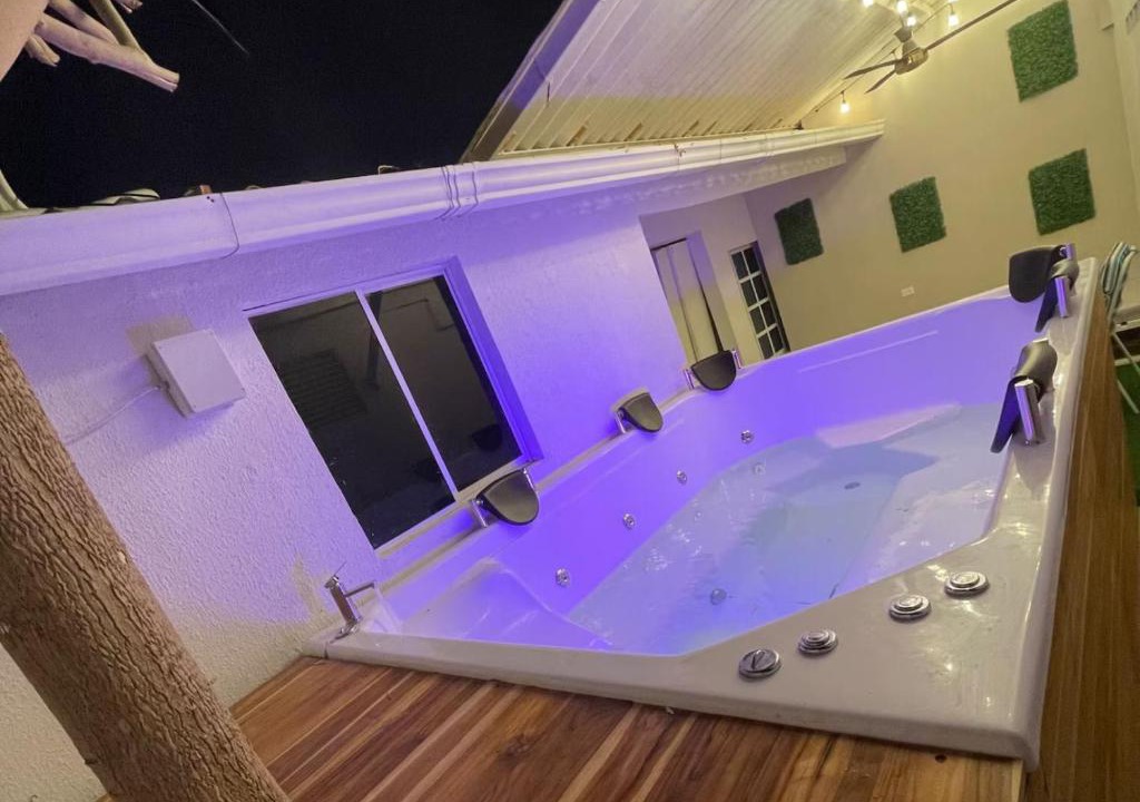 Crespo House | Habitaciones Crespo Cerca al aeropuerto Jacuzzi Compartido