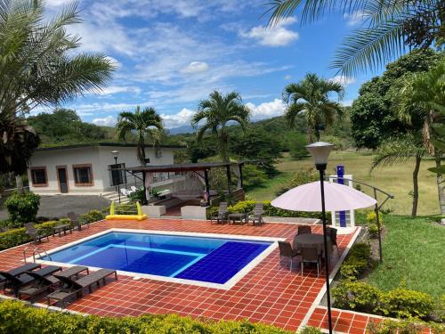 Bugalagrande Apartment | Hacienda Daniela