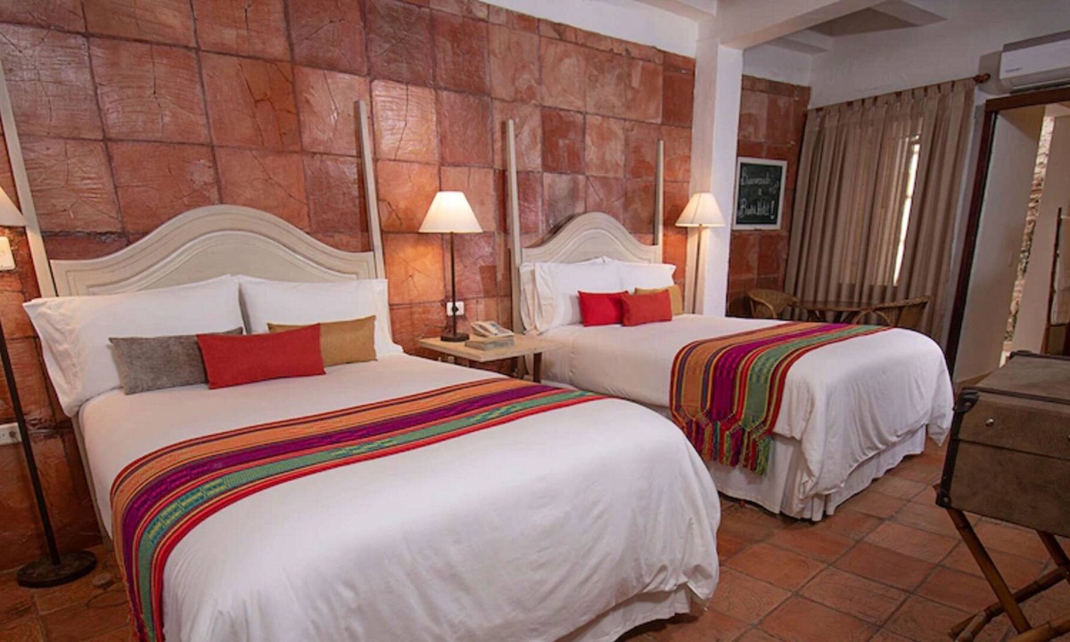 Cartagena Walled City Cabin | Hb-2qf Boutique Hotel Room With Jacuzzi Air Conditioning And Wifi