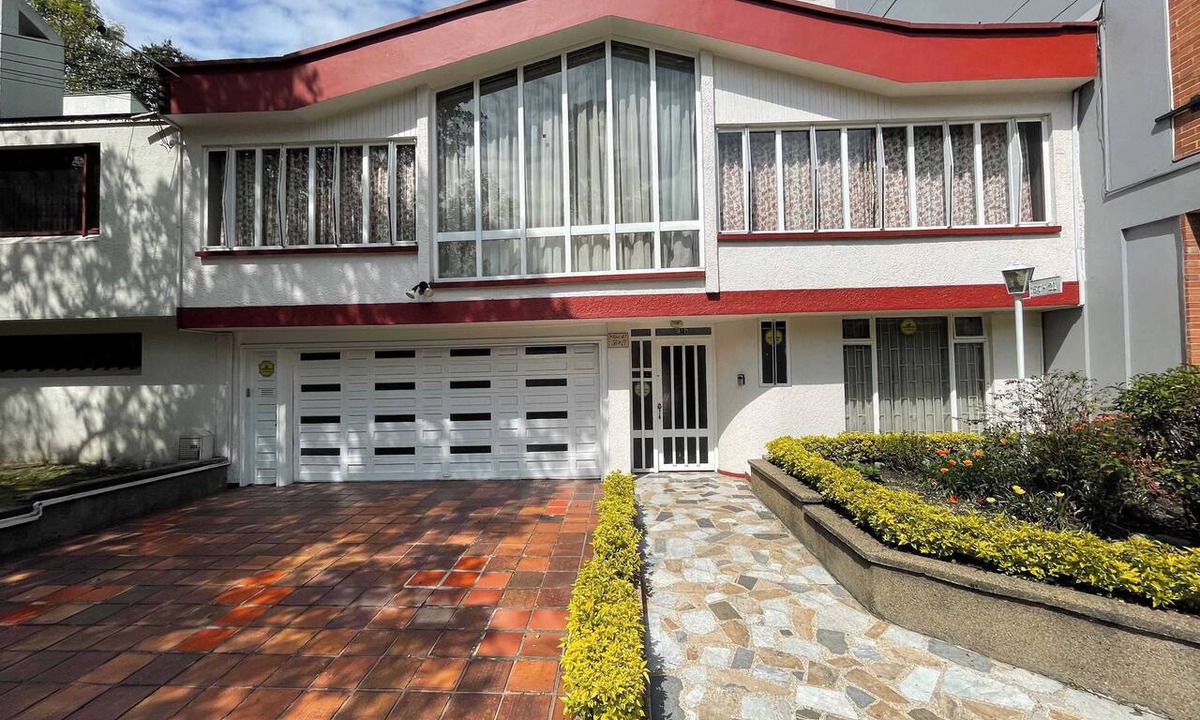 Campin House | Historic House's Bedrooms w/Garden, Patio, Private Bathrooms & Free WiFi