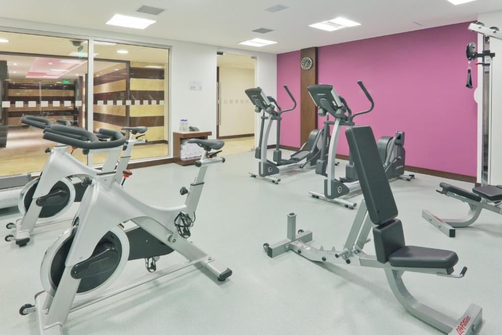 Calle 26 Hotel | Holiday Inn Bogota Airport by IHG