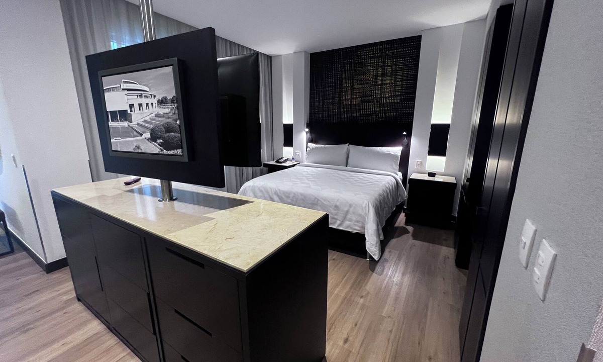Calle 26 Hotel | Holiday Inn Bogota Airport by IHG