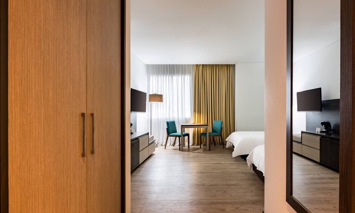 Bocagrande Hotel | Holiday Inn Express Cartagena Bocagrande by IHG