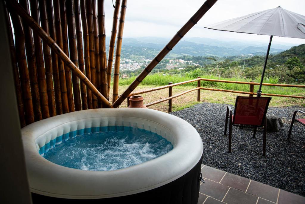 Moniquira House | Hospedaje Hornilla