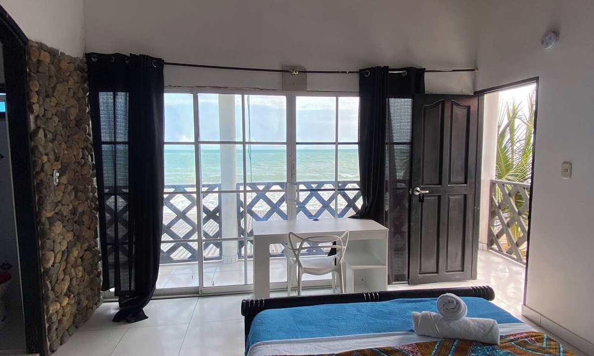 Palomino Hostel | Hostal Embamar Playas Donaires