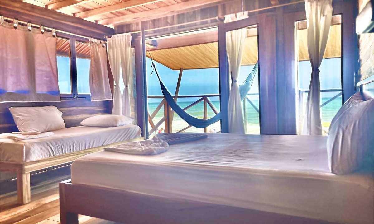 Palomino Hostel | hostal Mocambo beach