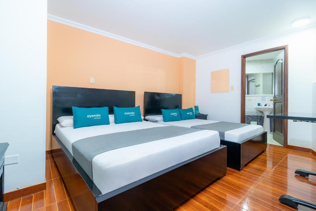 Barrios Unidos Hotel | Hotel Ayenda Normandy