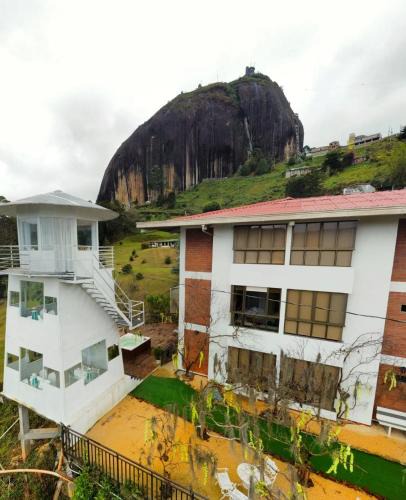 Guatape Hotel | Hotel Bahia Del Faro