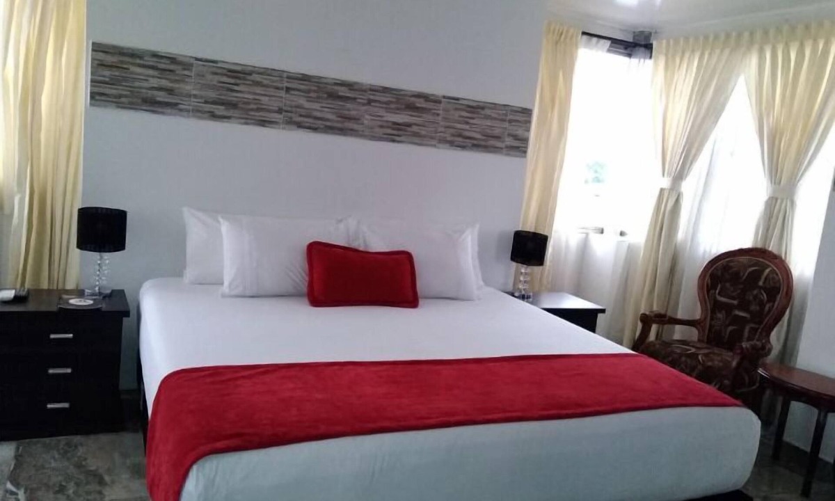 Tulua Hotel | Hotel Cafe Plaza