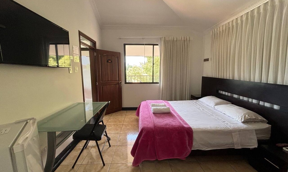 Cerritos Hotel | HOTEL CERRITOS PLAZA