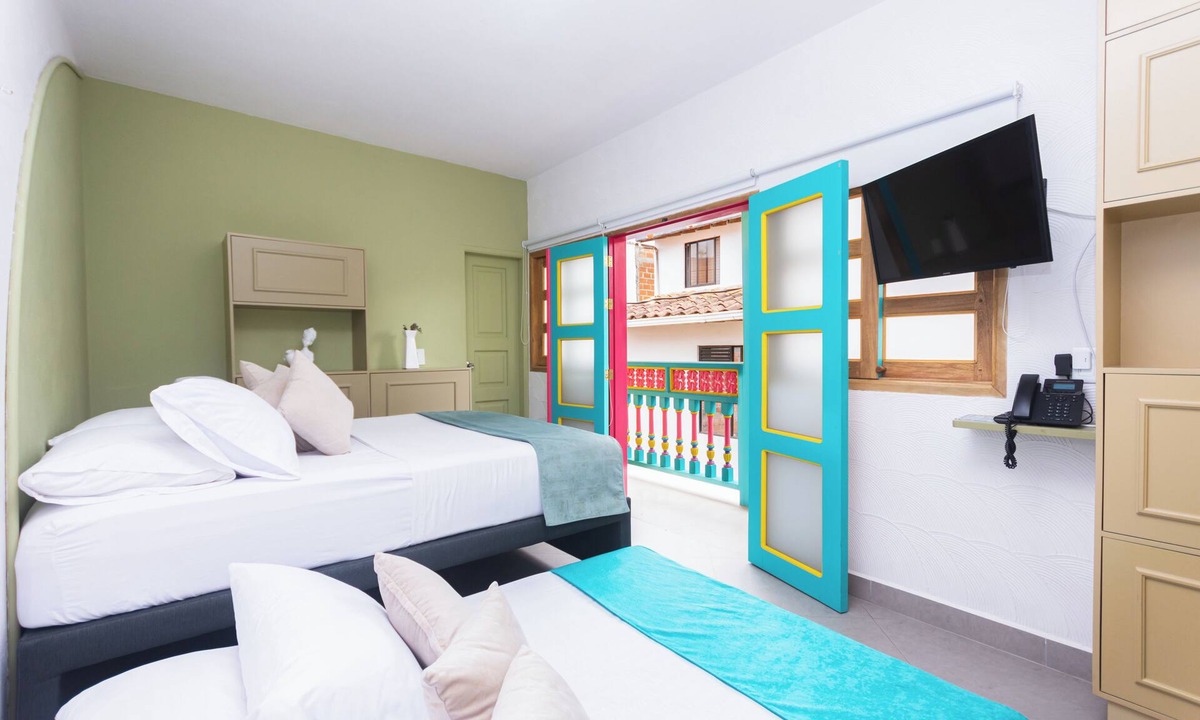 Guatape Hotel | Hotel Chromatic