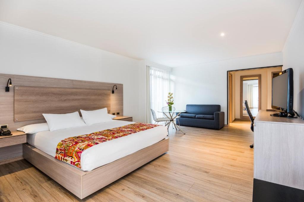 Financial District Hotel | Hotel Rosales Plaza