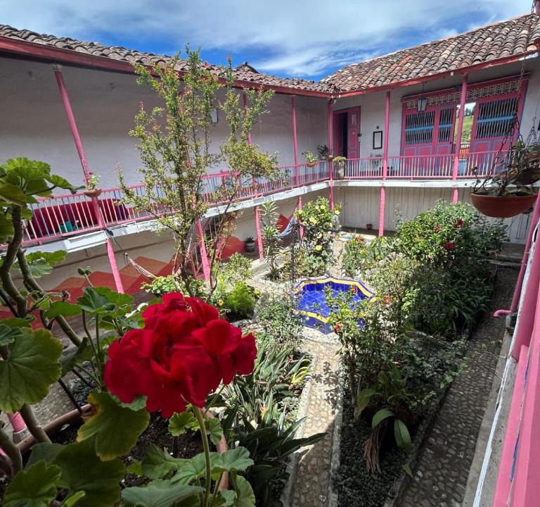 Jerico Hostel | La Casa Rosada Hostel