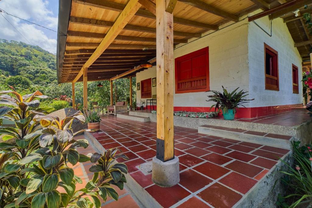 Cocorna House | La Mestiza
