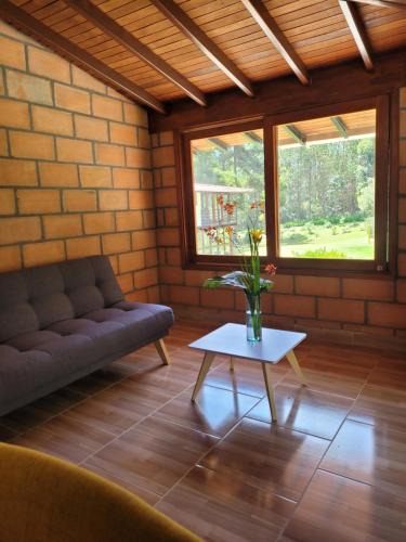 Guarne Apartment | La Pascana Ecolodge frente al parque Arví Entorno natural excepcional, reserva natural, áreas protegidas, conexión con la naturaleza y avistamiento de aves a 3km del metrocable Guarne