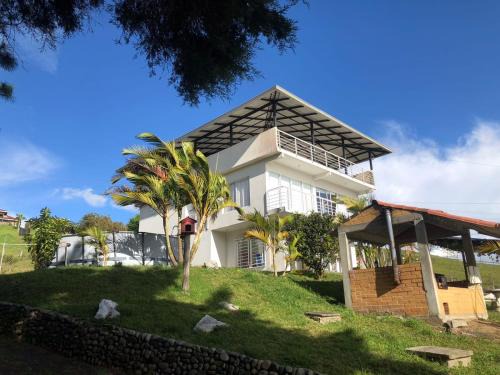 Calima Apartment | Lago calima cabaña
