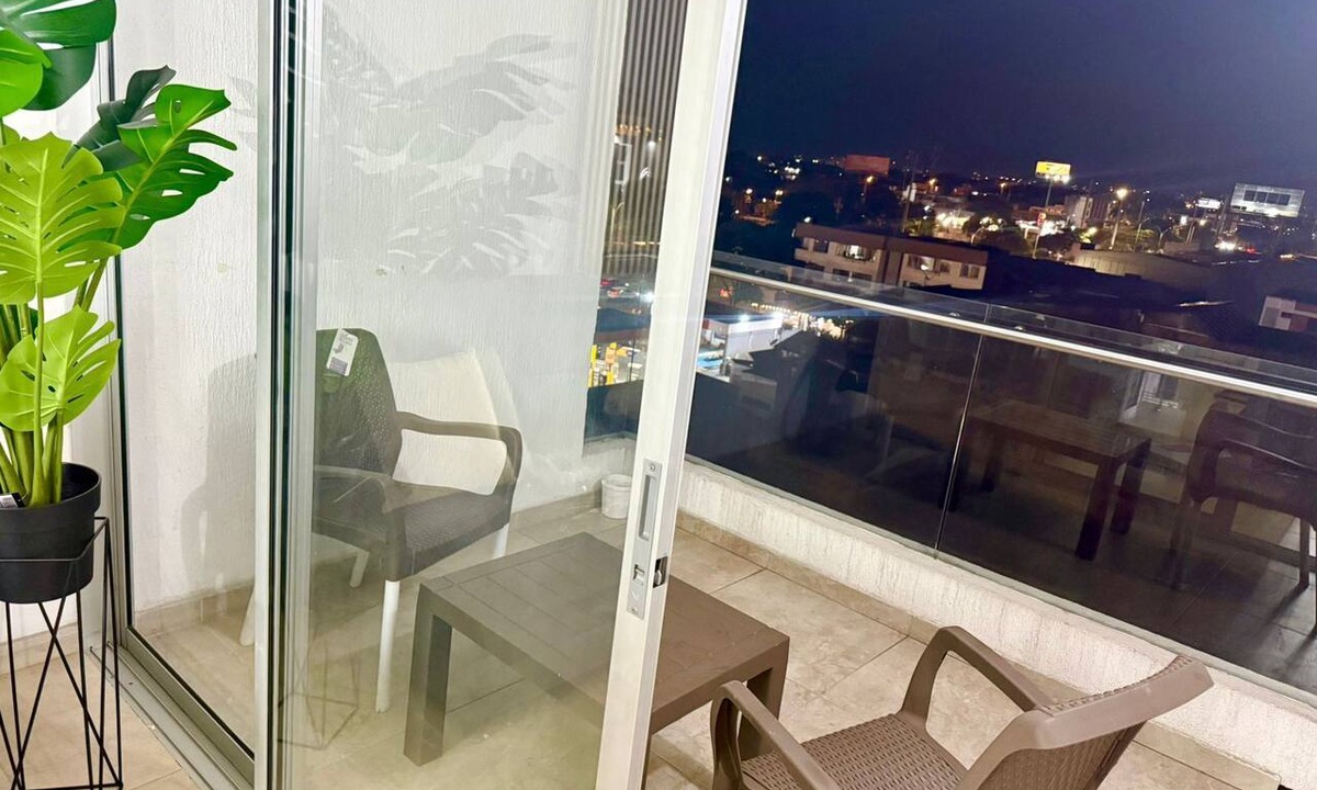 Cali Apartment | Le Parc 40 - Views, Style, and Location