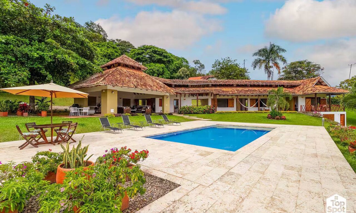 Anapoima House | ¡Lindo TopSpot® con la Mejor Vista de Anapoima!