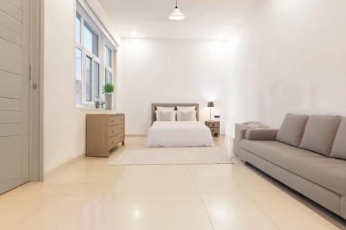 Cartagena Walled City Bed & Breakfast | Local Colombia