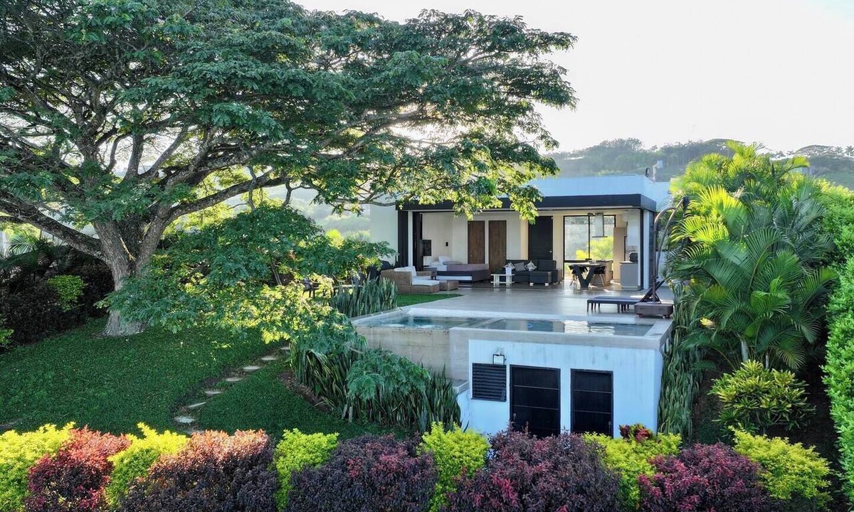 Pereira House | LoftMerak sunsets, Jacuzzi, terrace, privacy, wifi