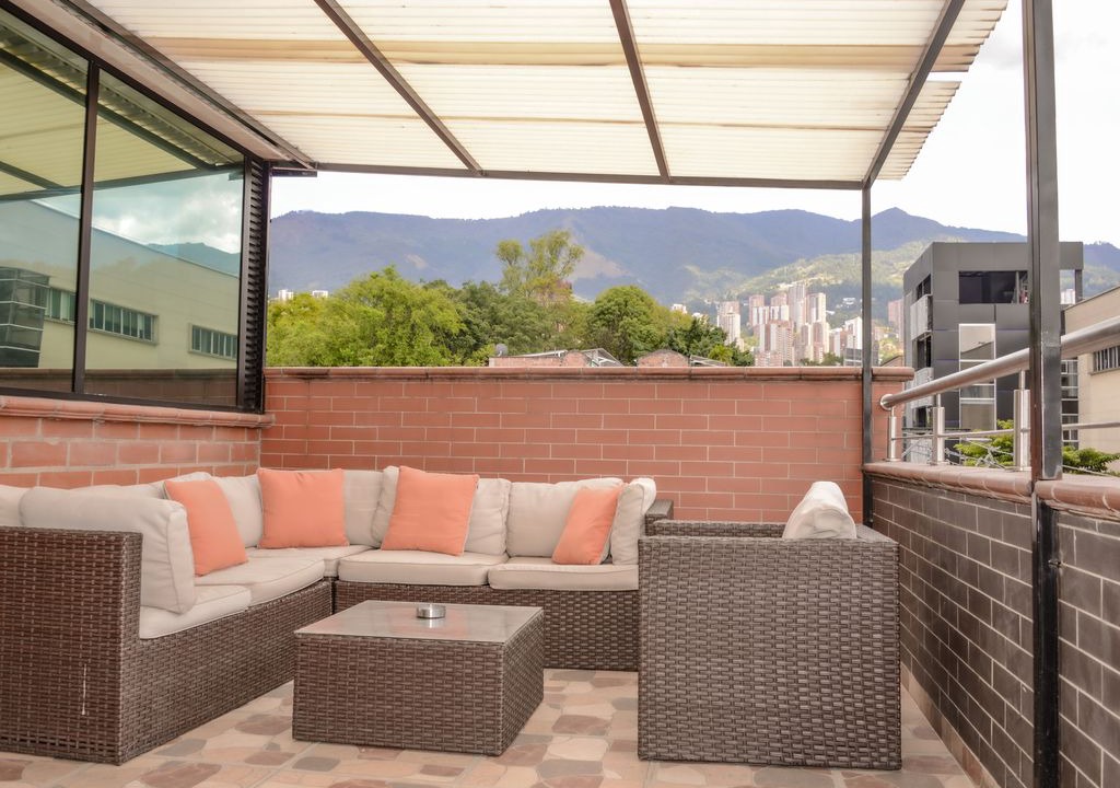 Astorga Apartment | Lower Penthouse Two Bedroom Roof Deck Hot Tub On roof Elevator