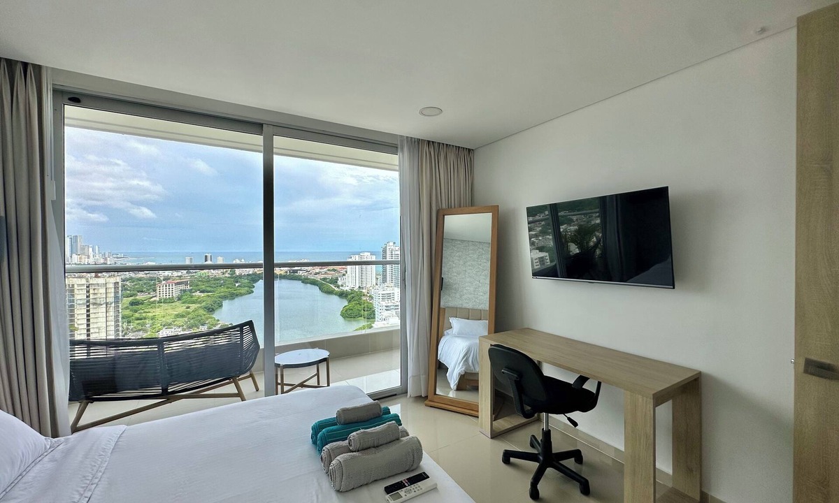 Cartagena District Apartment | Luxury Cartagena 2-Bedroom Apartment with a View | 26th Floor Ocean View & Desk