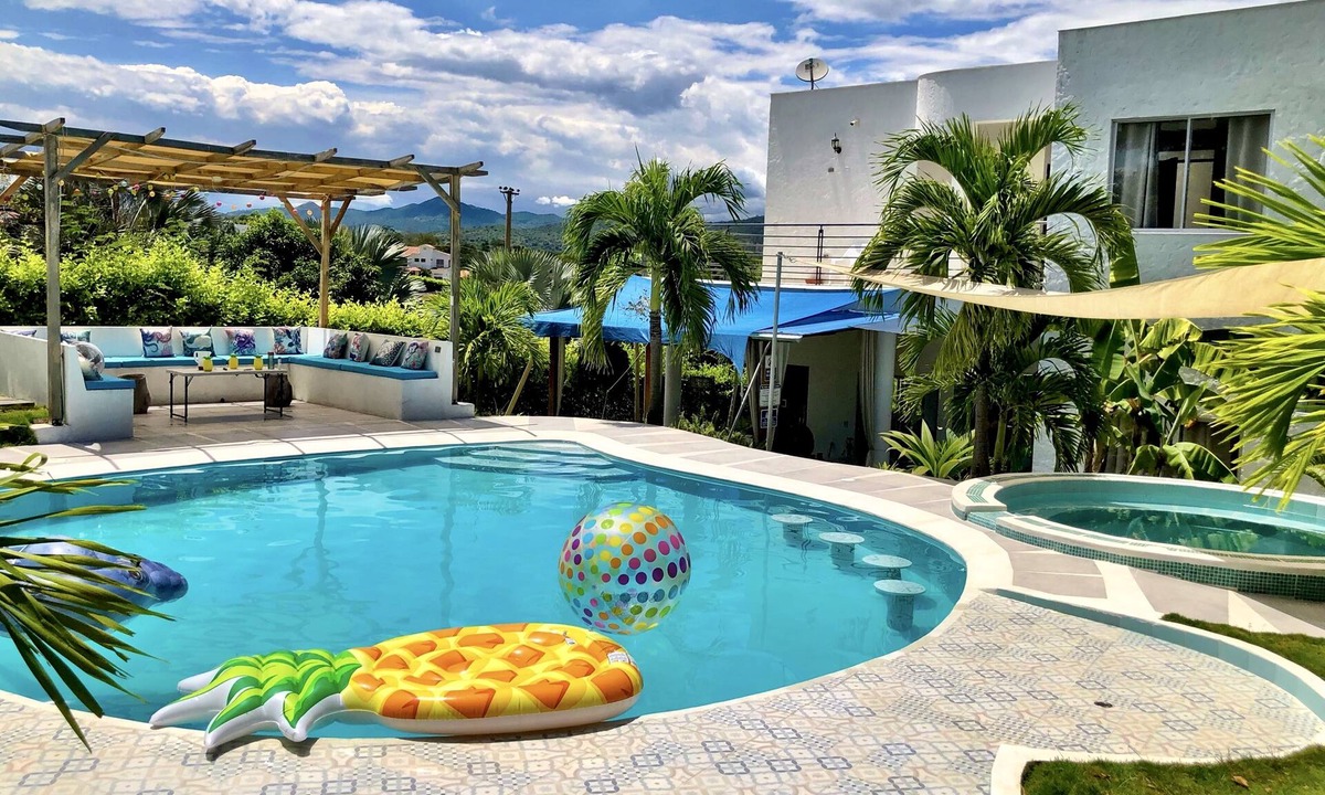 Tocaima Villa | 🏅 Mediterranean-style beach villa with a private pool and hot tub