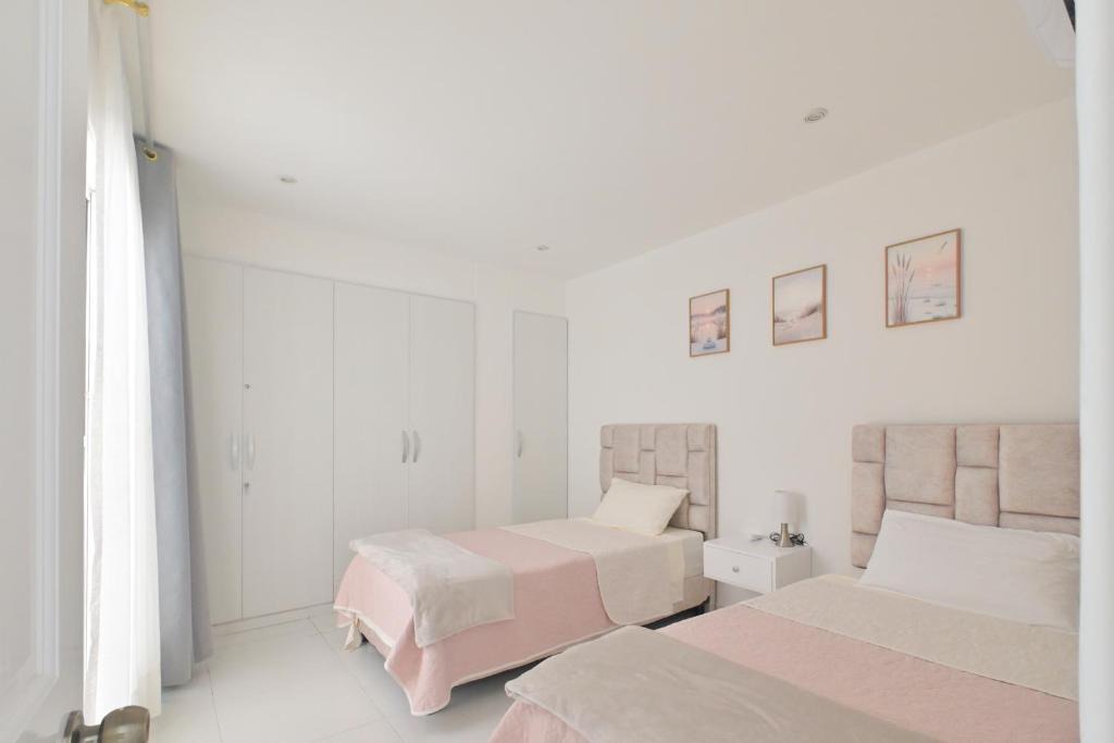 Santa Maria Apartment | Modern Apartment, 5 Min airport, 10 Min Old Town
