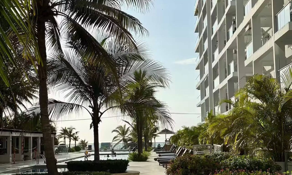 Castillogrande Apartment | Modern Beach Apartment - Beach Access - Pool