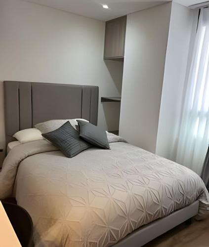 Normandia Apartment | Modern Studio Near Airport Free WiFi Self Check-in