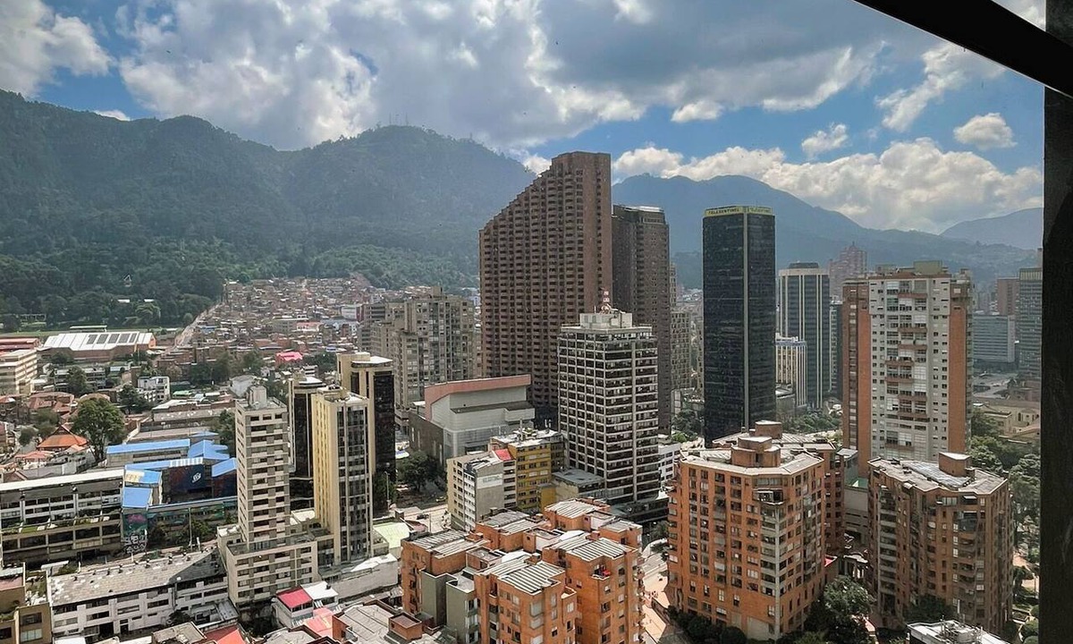 Centro International Apartment | Modern Studio with a View of Monserrate, 25th Floor
