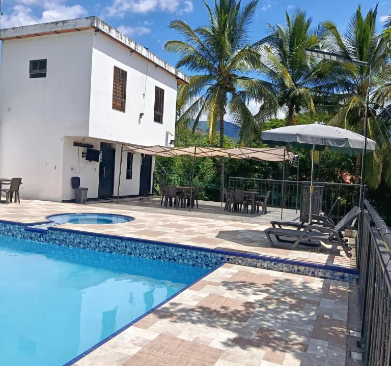 Utica Hotel | Narú