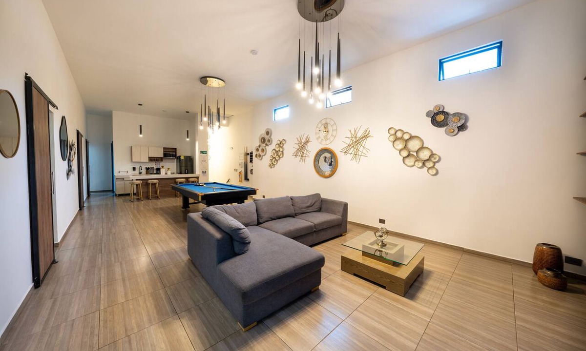 Zona Rosa Apartment | Next to Lleras Park, Huge Jacuzzi! 6-bd apartment 1 block from Park LLeras 6