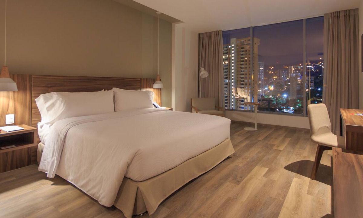 Los Naranjos Hotel | Novotel Medellín El Tesoro