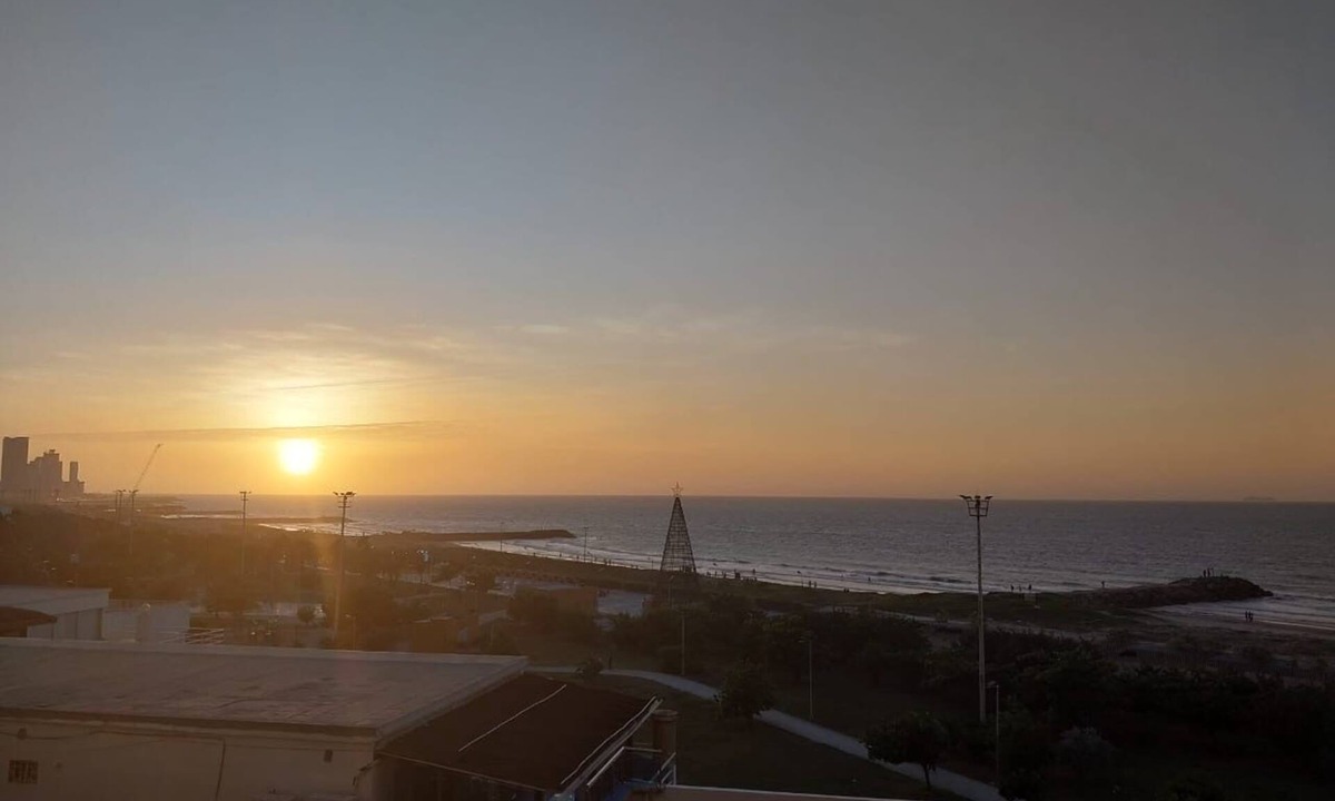 Urbanizacion Eliana House | Ocean view Building with 1 bedroom and AC in peaceful Cartagena de Indias