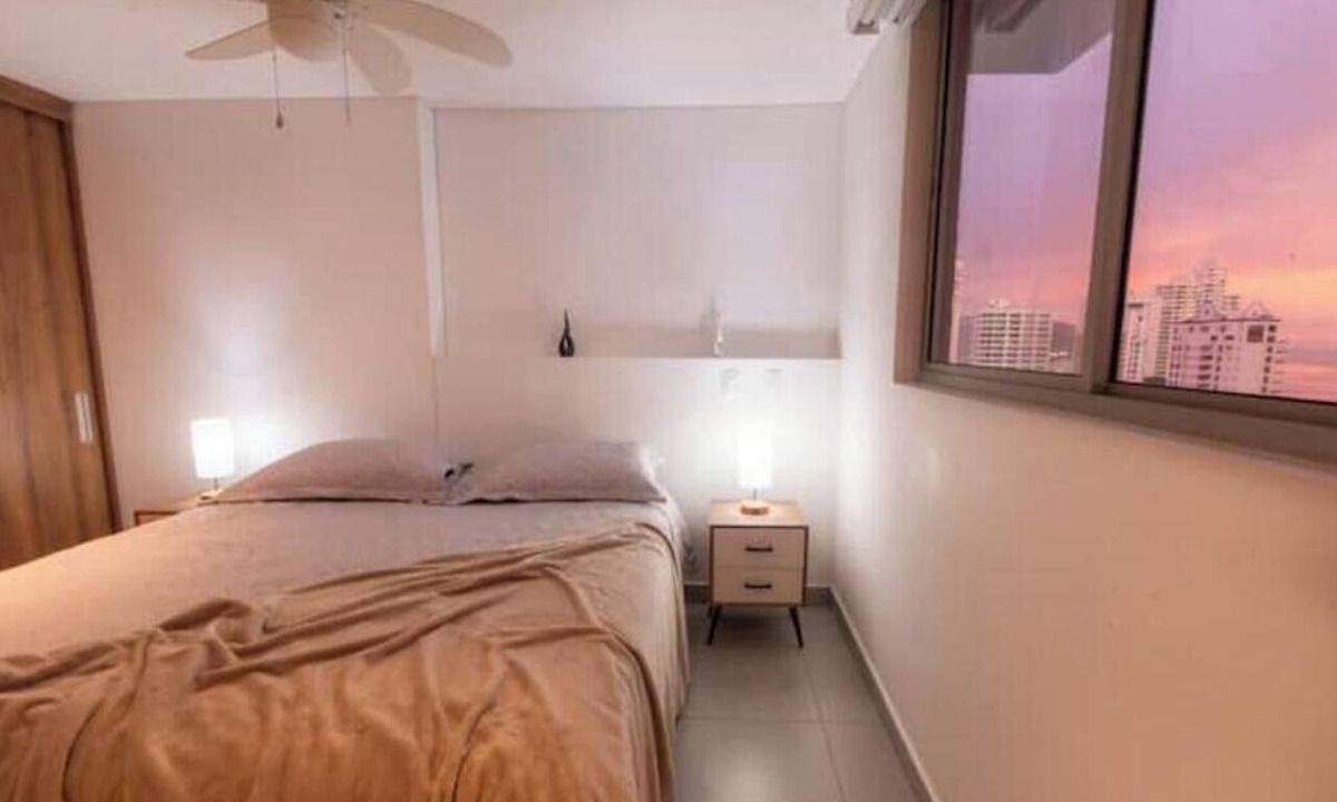 Comuna 3 Apartment | OCEAN VIEW! Exclusive Rodadero - 2-Bedroom Suite