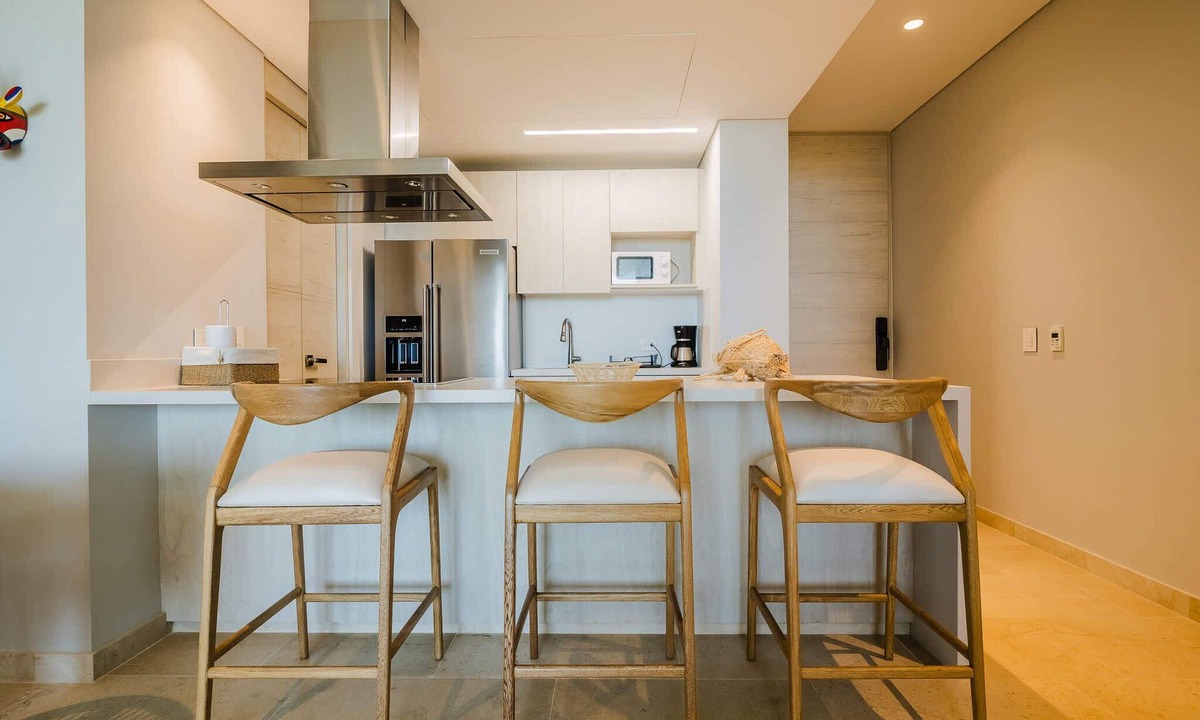 Porto Nao Apartment | Oceanfront Apartment w/Private Terrace & Pool