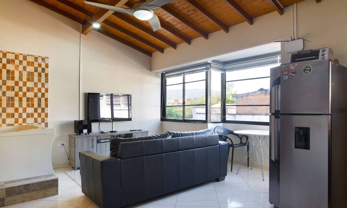 Zona Rosa Apartment | ONE Bedroom Hot TUB AC LLeras 2 bliocks