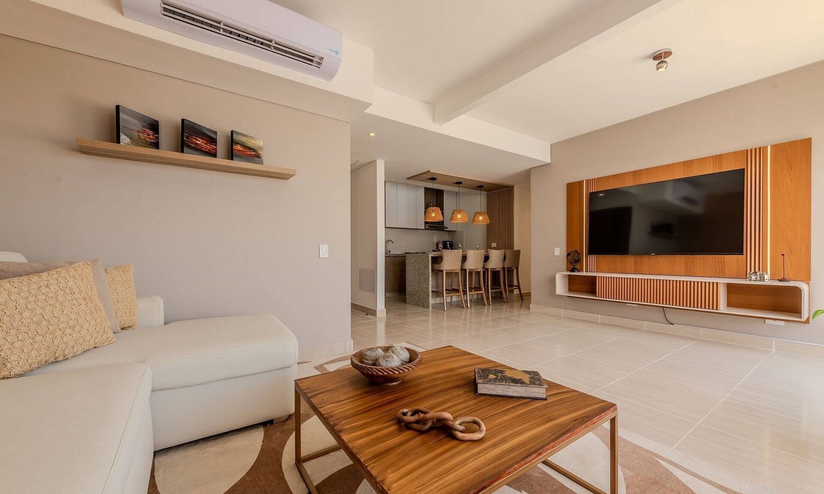 Zona Norte House | Perfect Getaway in Trevi: Modern 3 BR - 2 BTH PH