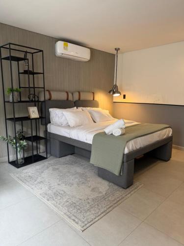 El Poblado Apartment | Poblado Walkable Loft - Parking Included