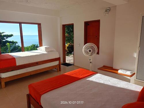 Providencia House | Posada Refugio de la Luna