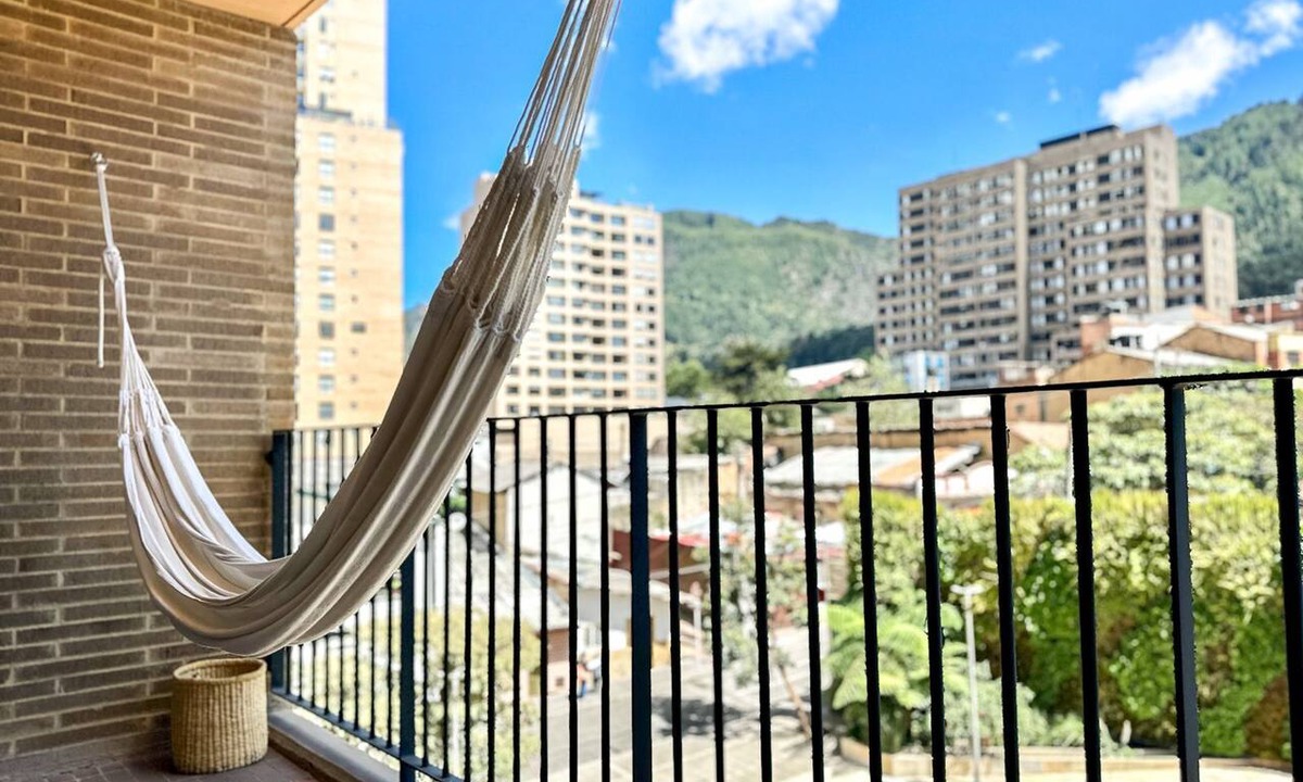 Centro International Apartment | Prime District 1302