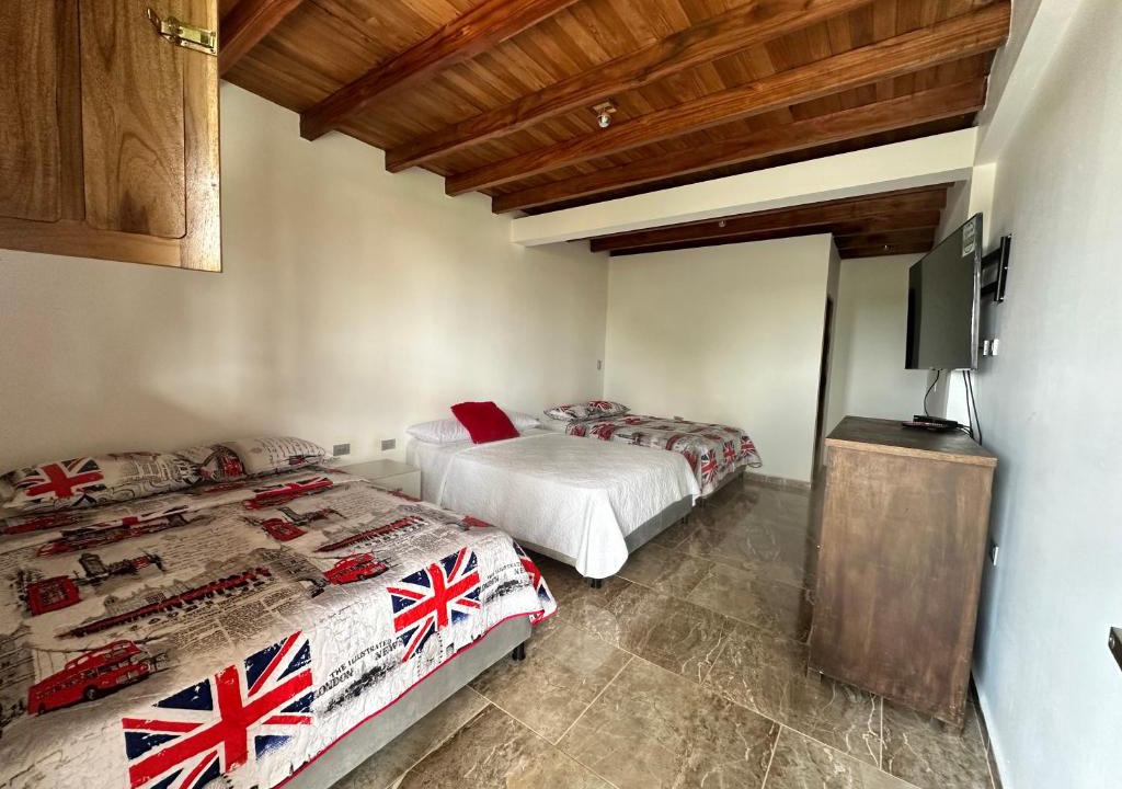 Armenia Hotel | PUENTE IGLESIA