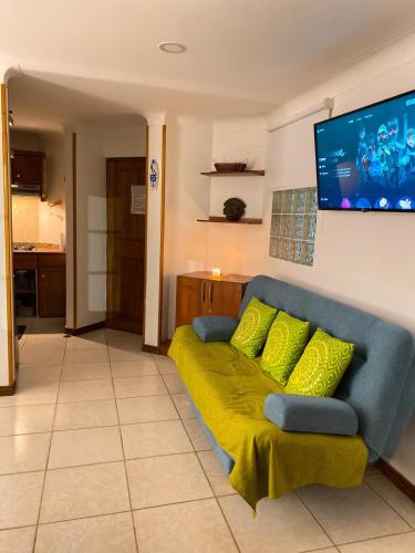 Urb Plenomar Apartment | Quiet studio apartment one block from the beach