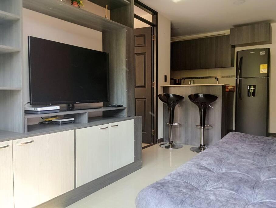 Buenos Aires Apartment | RentalsOP AN01 Apto cerca al lleras con balcon y piscina climatizada, cerca a provenza, ubicado min del aeropuerto