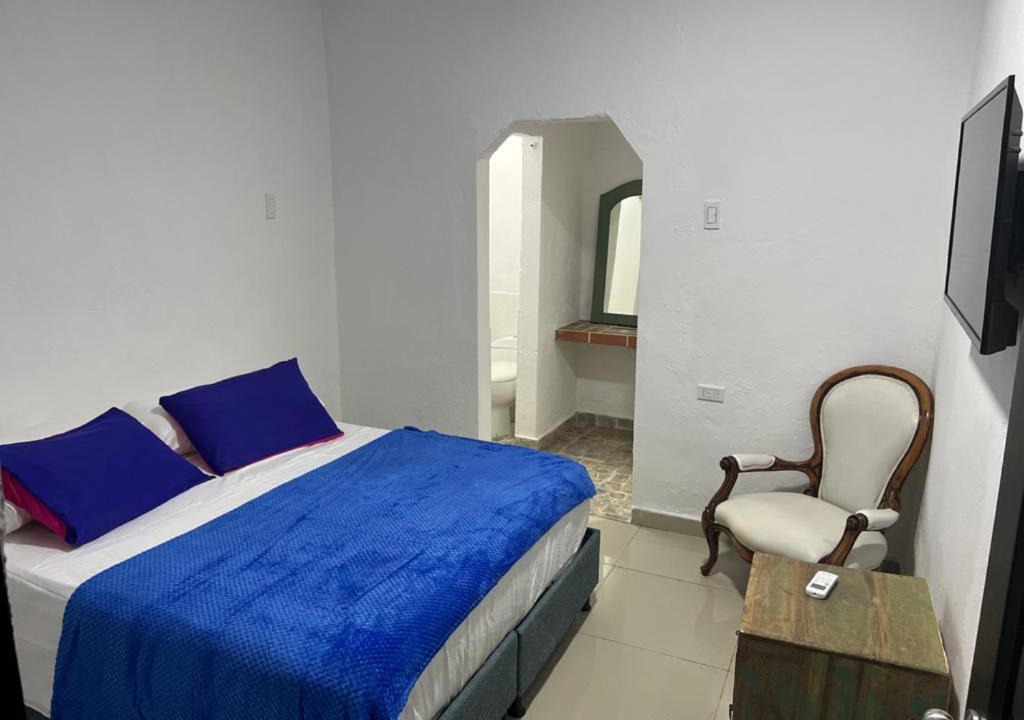 Torices House | Room in Lodge - Tr-A3d Hostel room near Castillo San Felipe with pool and Wifi