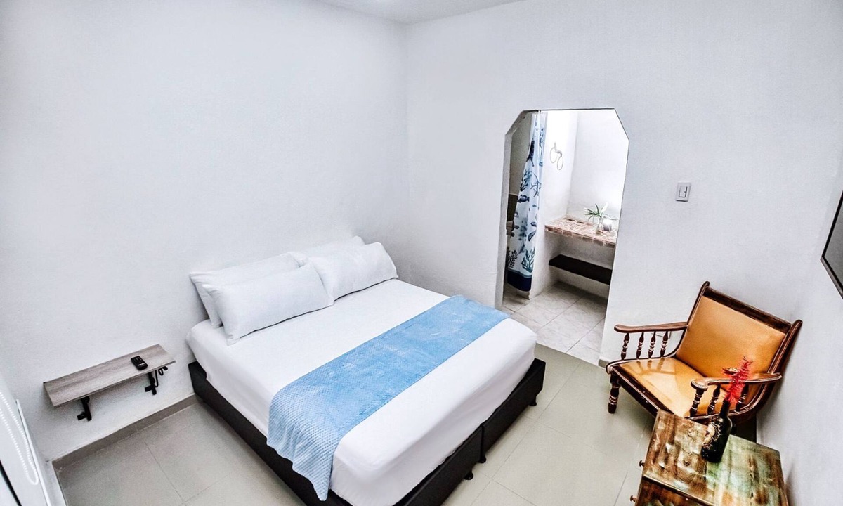Torices Cabin | "room in Lodge - Cozy Tr-a3d Room Complete With Private Bathroom, Pool and Wifi"