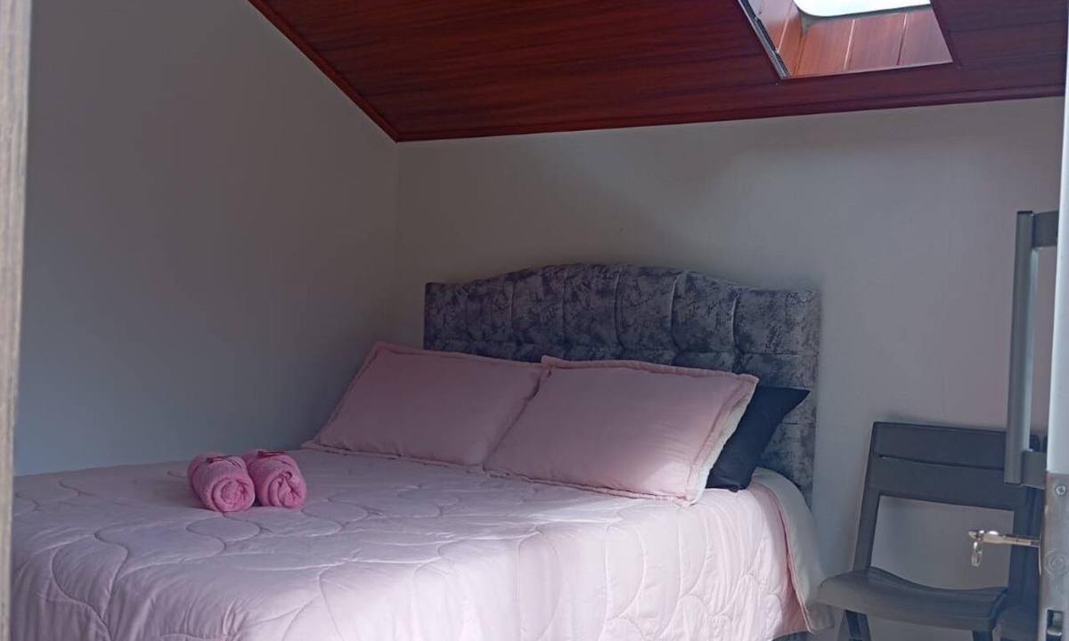 Pacho Apartment | Room with a Balcony in Pacho