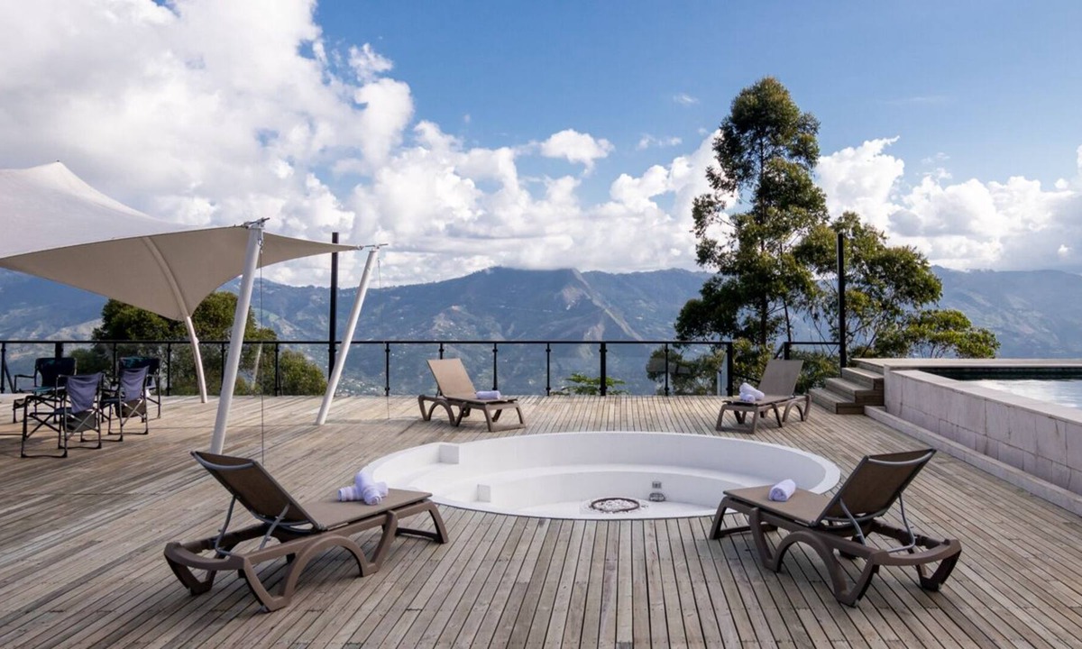 Copacabana Villa | Sky Mountain Designer Villa / Amazing Views & Pool