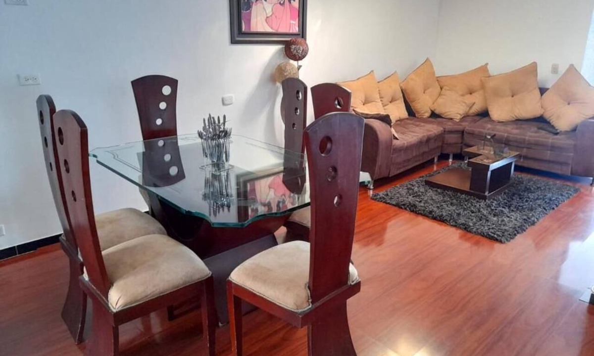 Engativa Apartment | Spacious 3-Bedroom Apartment Near the Airport, CAS